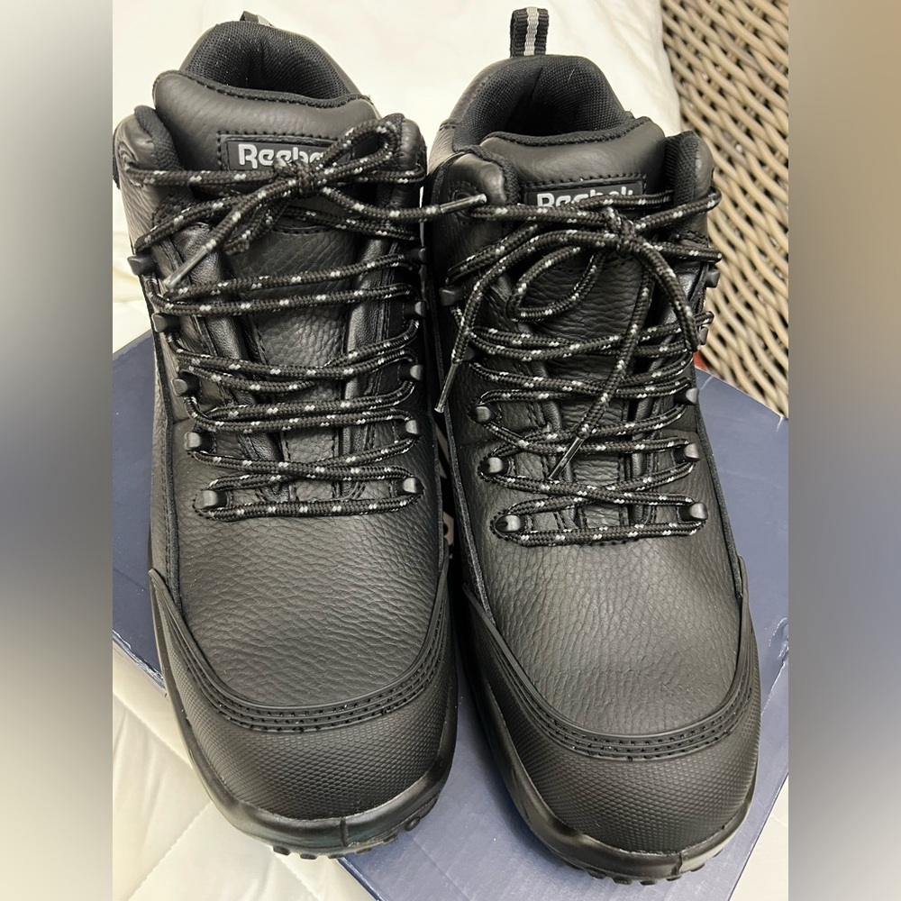 Reebok Black Sneakers with Durable Design